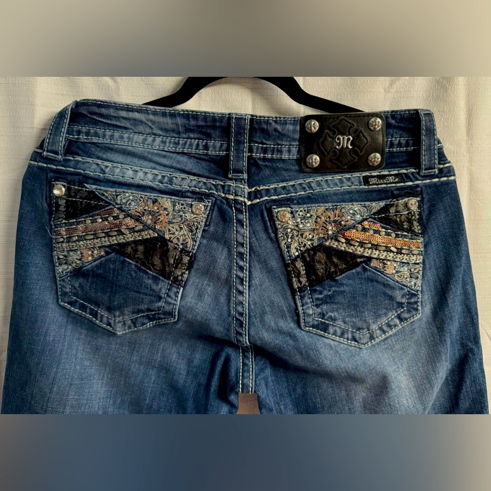 Women’s miss me (vintage y2k Capri)